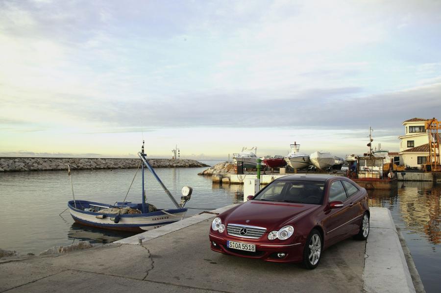  Mercedes-Benz C-Class Sportcoupe 2002 года  (фото 32 из 44)